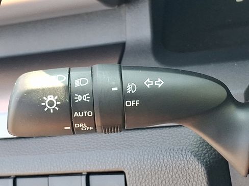 Used 2025 Toyota 4Runner SR5 AWD/4WD image 23