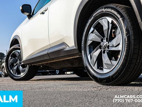 Used 2025 Nissan Rogue SV image 16