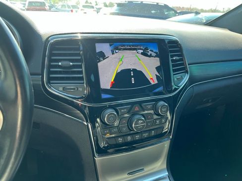 Used 2021 Jeep Grand Cherokee Limited image 25