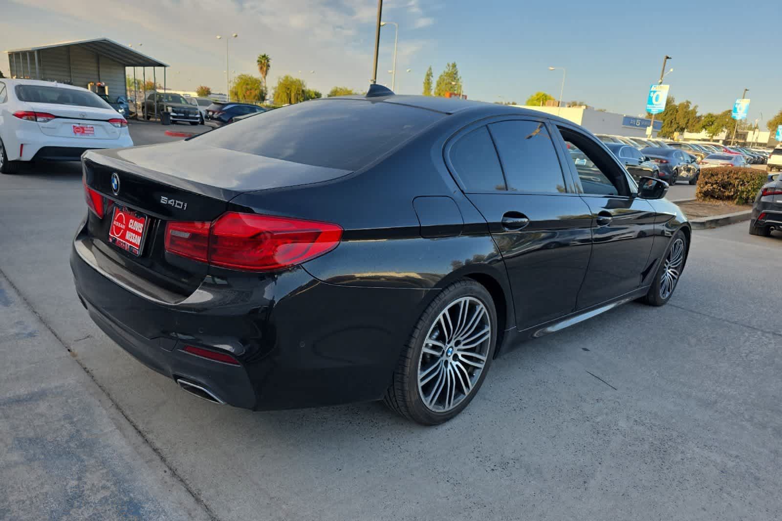 Used 2019 BMW 540i w/ M Sport Package RWD image 3