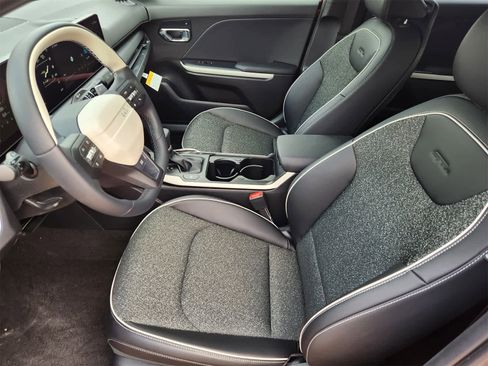 New 2025 Kia K4 GT-Line w/ GT-Line Sunroof Package image 11