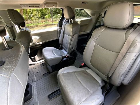 Used 2022 Toyota Sienna Limited AWD/4WD image 19