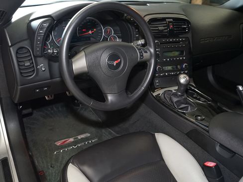 Used 2008 Chevrolet Corvette Z06 w/ Preferred Equipment Group RWD image 2