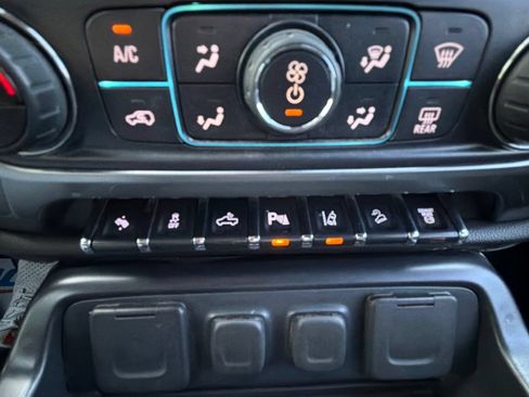 Used 2015 Chevrolet Silverado 2500 LTZ w/ Duramax Plus Package AWD/4WD image 30