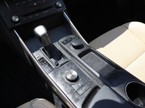 Used 2015 Lexus IS 250 RWD image 18
