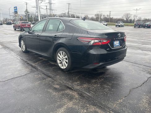 Used 2022 Toyota Camry LE image 4