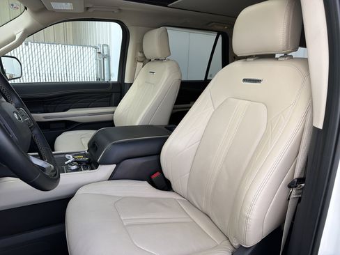 Certified 2024 Ford Expedition Max Platinum image 23