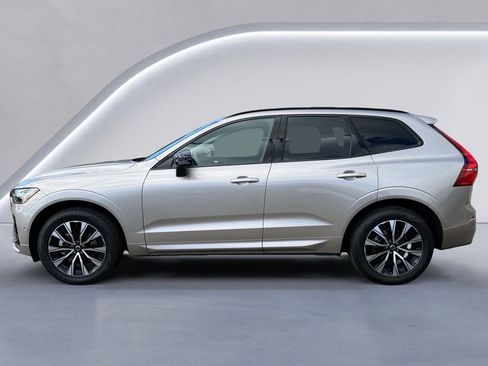 Certified 2025 Volvo XC60 B5 Plus image 6