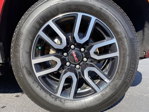 Used 2022 GMC Yukon XL AT4 image 43