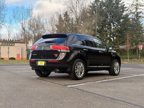 Used 2013 Lincoln MKX AWD image 5