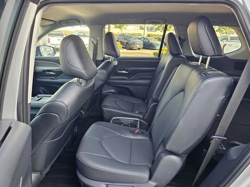 Certified 2026 Toyota Grand Highlander FWD image 18