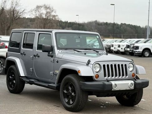 Used 2013 Jeep Wrangler Unlimited Sahara w/ Connectivity Group image 30