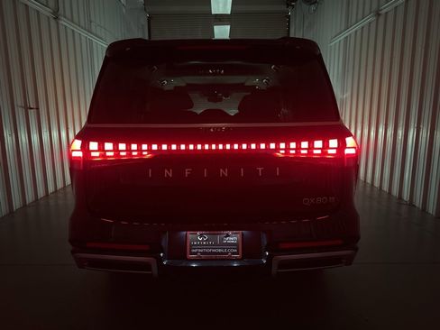 Certified 2025 INFINITI QX80 Sensory image 11