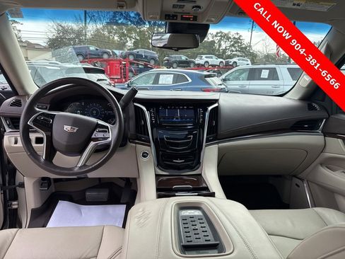 Used 2017 Cadillac Escalade Luxury image 19