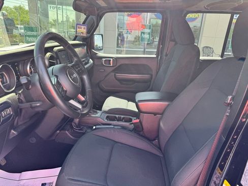 Used 2019 Jeep Wrangler Unlimited Sport S AWD/4WD image 12