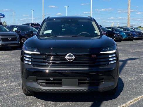 New 2025 Nissan Kicks SR image 9