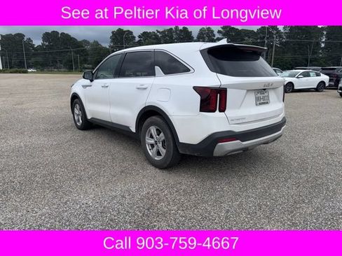 Used 2024 Kia Sorento LX FWD image 7