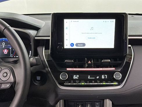 Certified 2025 Toyota Corolla Cross XLE image 10