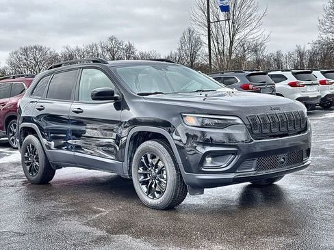 Used 2023 Jeep Cherokee Altitude Lux w/ Lux Elite Package image 1