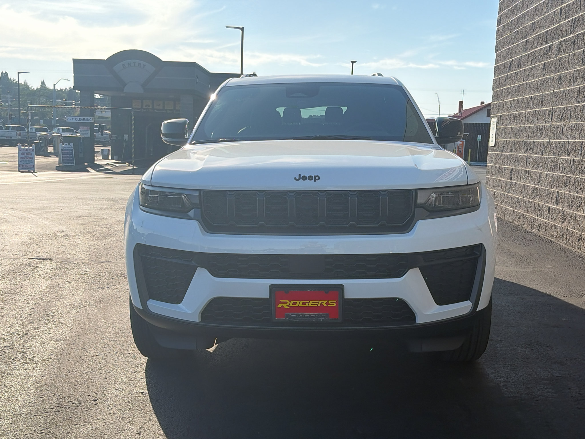 New 2027 Jeep Grand Cherokee L 4WD image 2