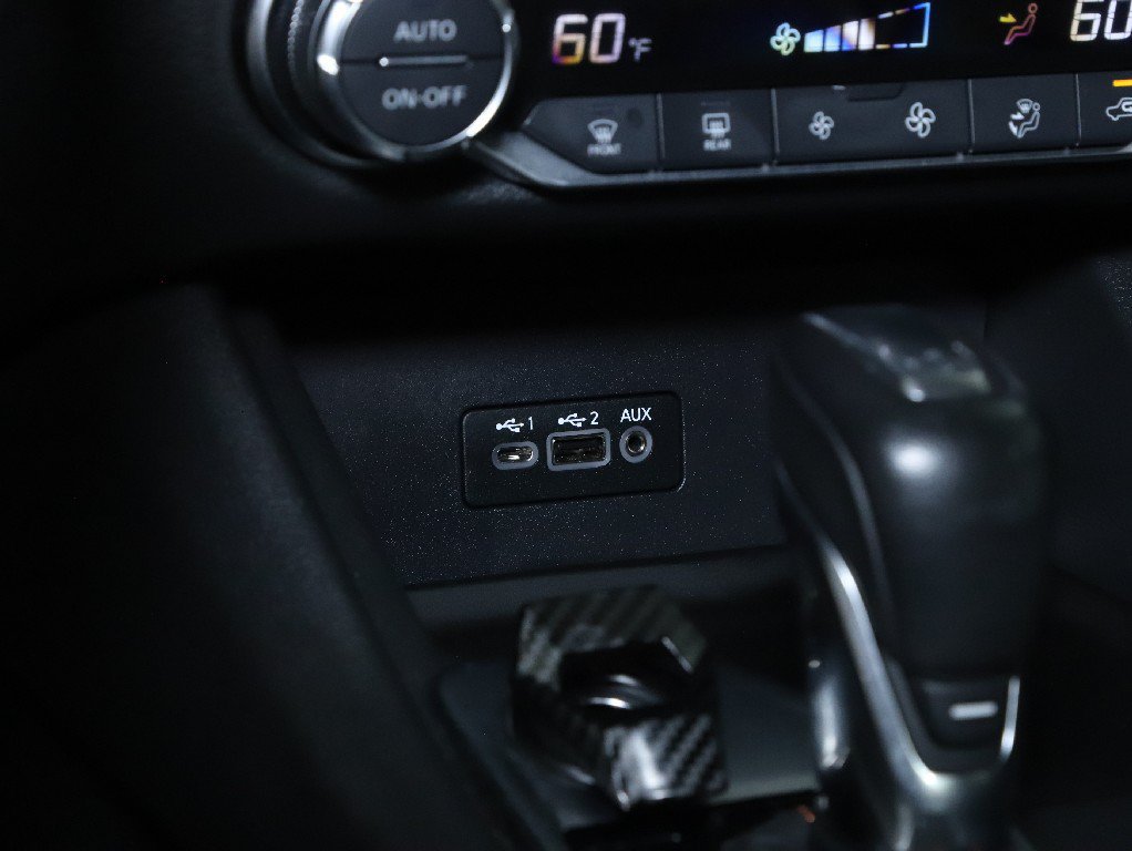 Used 2023 Nissan Sentra SR w/ Electronics Package FWD image 27