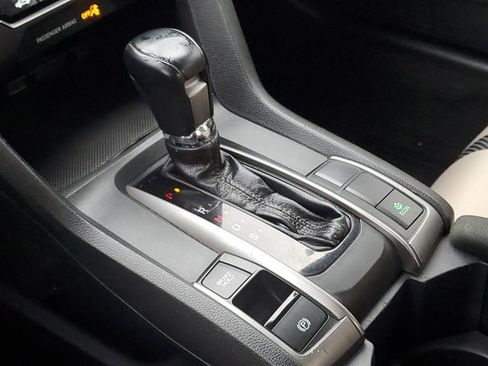 Used 2017 Honda Civic Sport image 25