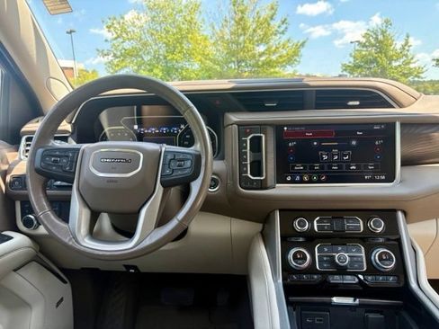 Used 2021 GMC Yukon Denali AWD/4WD image 18