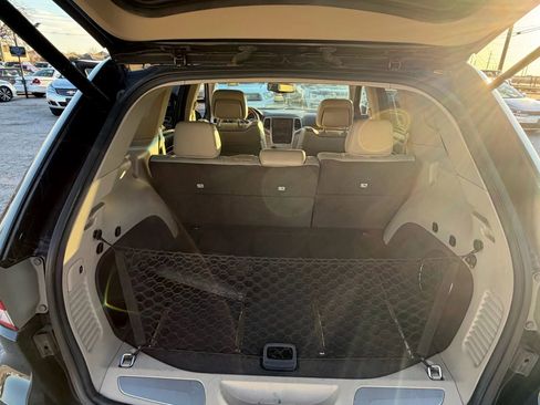 Used 2012 Jeep Grand Cherokee Overland w/ Trailer Tow Group IV image 16