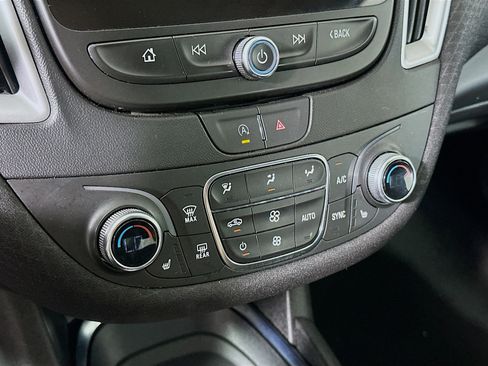 Used 2024 Chevrolet Malibu LT FWD image 21