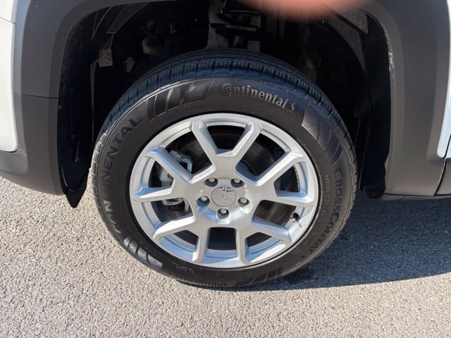 Used 2023 Jeep Renegade Latitude AWD/4WD image 13