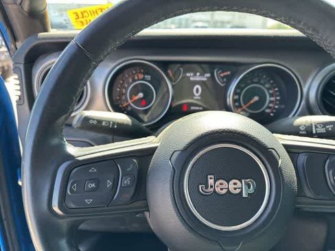 Used 2021 Jeep Gladiator Sport image 9