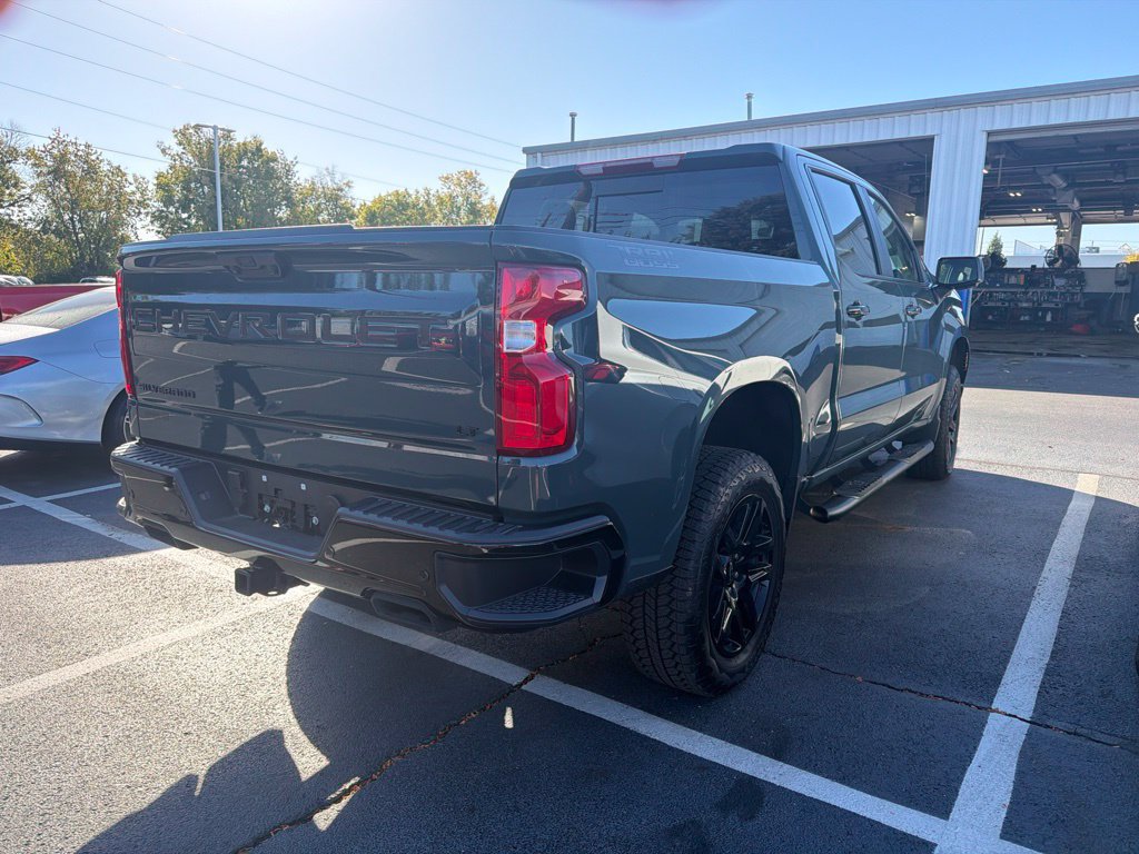 Used 2026 Chevrolet Silverado 1500 LT Trail Boss w/ LT Trail Boss Premium Package AWD/4WD image 3