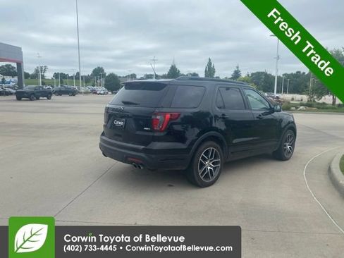 Used 2019 Ford Explorer Sport w/ Equipment Group 401A AWD/4WD image 3