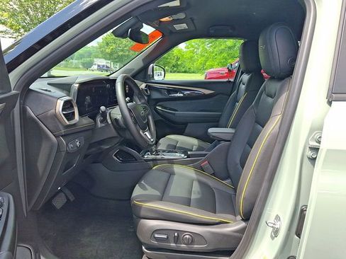 Certified 2024 Chevrolet TrailBlazer ACTIV w/ Driver Confidence Package AWD/4WD image 18