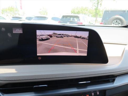 Certified 2024 Cadillac XT4 Luxury w/ Cold Weather Package image 18