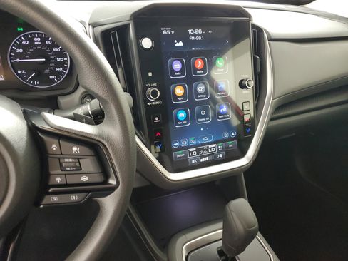 Used 2025 Subaru Crosstrek 2.0i Premium image 17