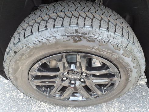 New 2026 Chevrolet Silverado 1500 RST w/ Convenience Package II AWD/4WD image 8