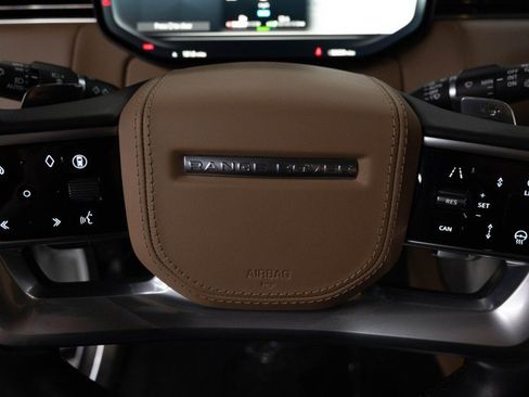 Used 2025 Land Rover Range Rover Autobiography AWD/4WD image 22