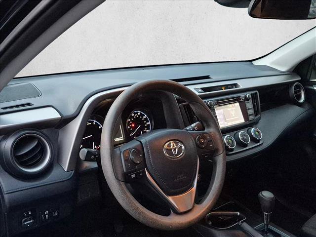 Used 2018 Toyota RAV4 LE FWD image 9