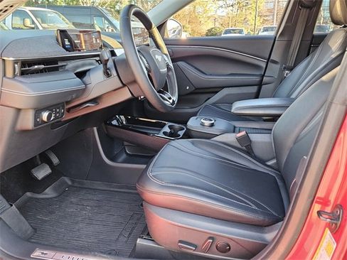 Used 2022 Ford Mustang Mach-E Premium image 11