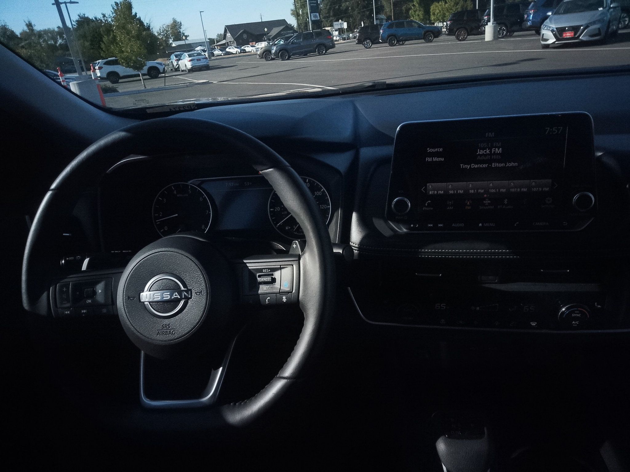 Used 2024 Nissan Rogue SV w/ SV Premium Package AWD/4WD image 15