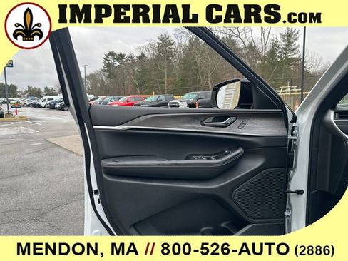 New 2025 Jeep Grand Cherokee L Limited w/ Black Appearance Package image 24