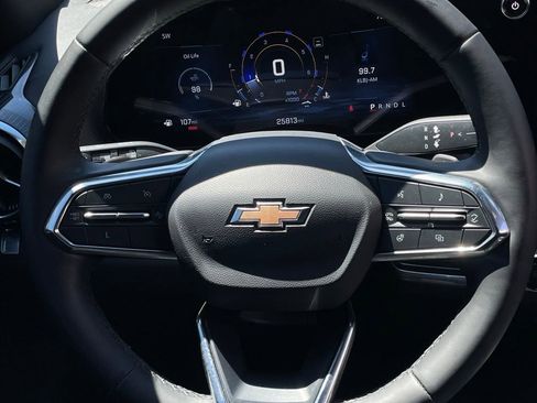 Used 2025 Chevrolet Equinox LT w/ Safety and Technology Package image 12