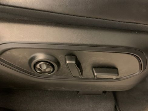 Used 2023 Jeep Grand Cherokee Overland image 71