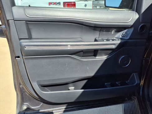 Used 2024 Ford Expedition XLT image 16
