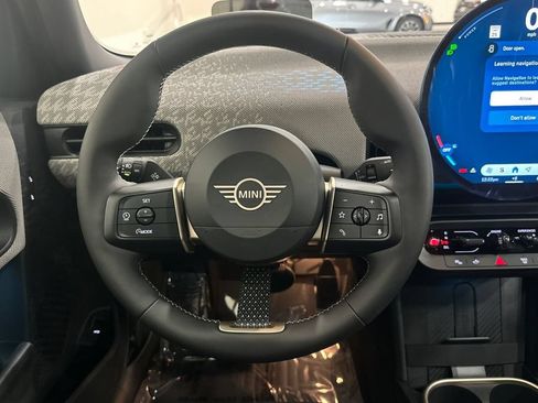 Used 2026 MINI Cooper 4-Door Hardtop FWD image 11