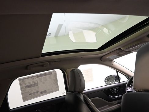 New 2026 Lincoln Corsair Premiere image 17