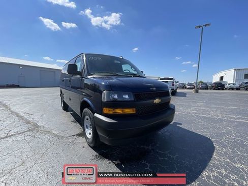 New 2025 Chevrolet Express 3500 w/ Driver Convenience Package image 32