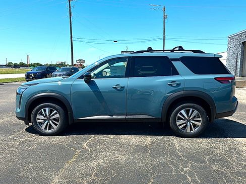 New 2026 Nissan Pathfinder SL w/ Cargo Package FWD image 5