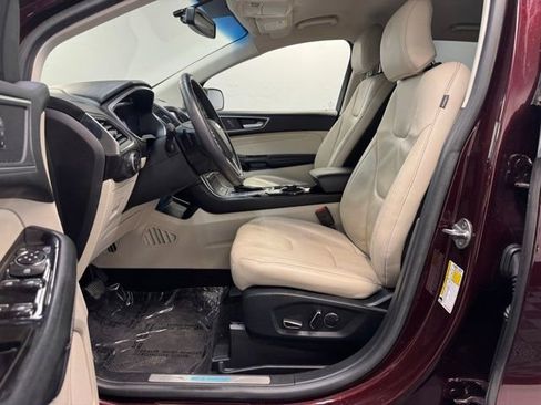 Used 2017 Ford Edge Titanium w/ Technology Package FWD image 13